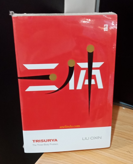 Trisurya - The Three-Body Problem (Oleh Liu Cixin)